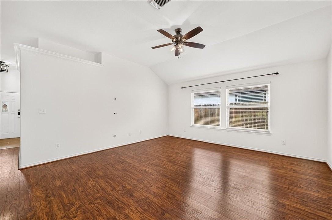 3810 Los Arroyos Dr - Photo 5 of 39