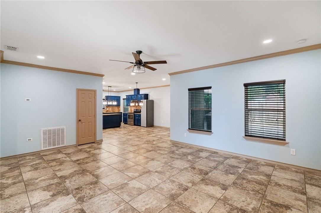 3910 Granite Peak Dr - Photo 4 of 16
