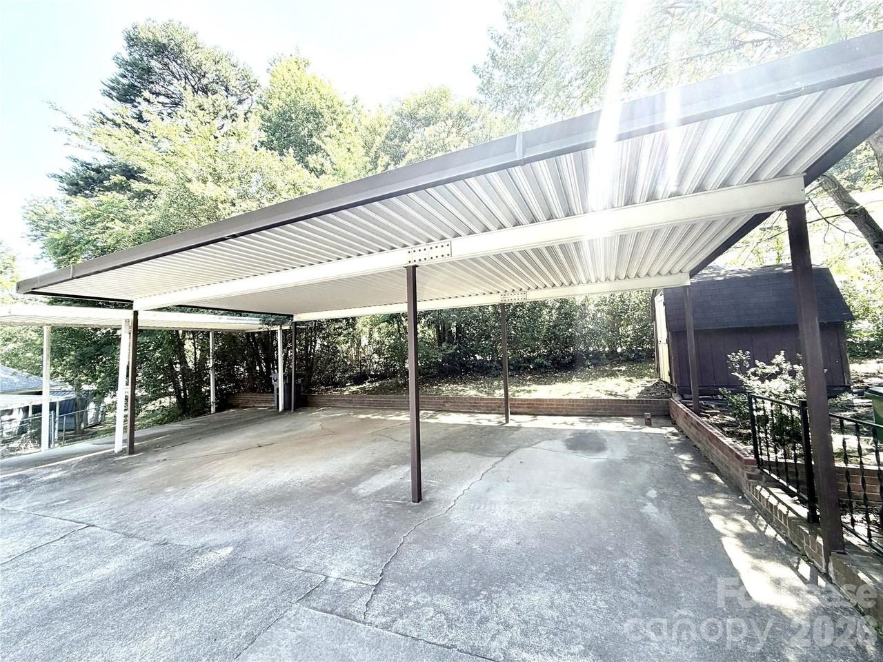 701 Archdale Dr - Photo 3 of 22