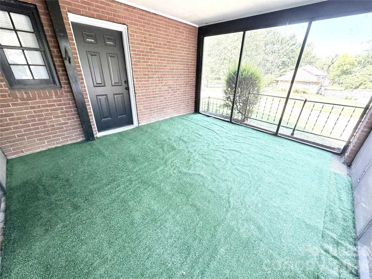 701 Archdale Dr - Photo 4 of 22