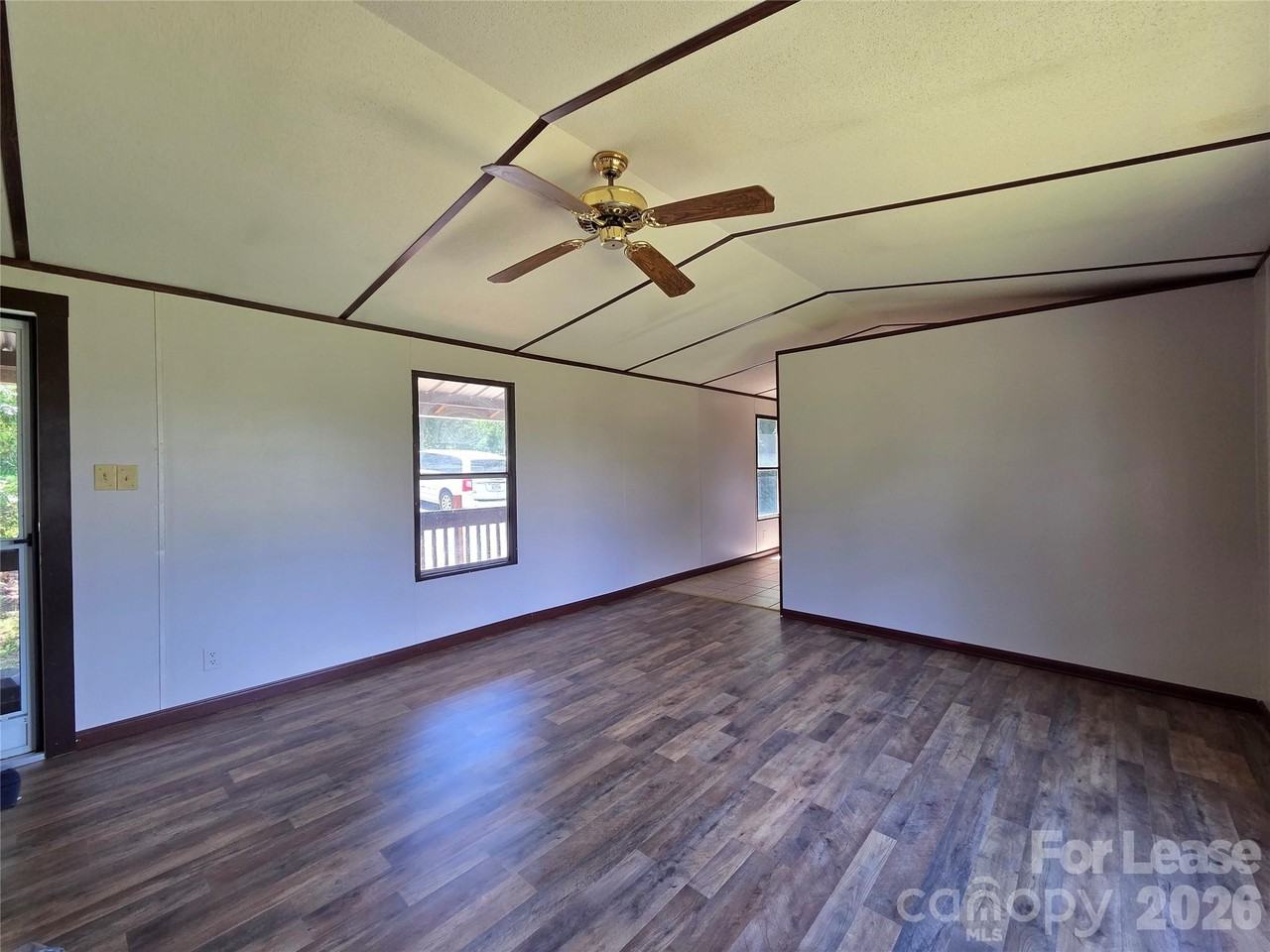 201 Ratchford Farm Rd - Photo 4 of 26