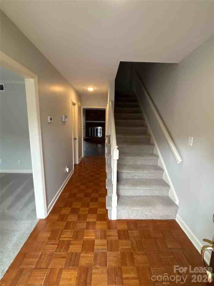 6648 Bunker Hill Cir - Photo 4 of 25