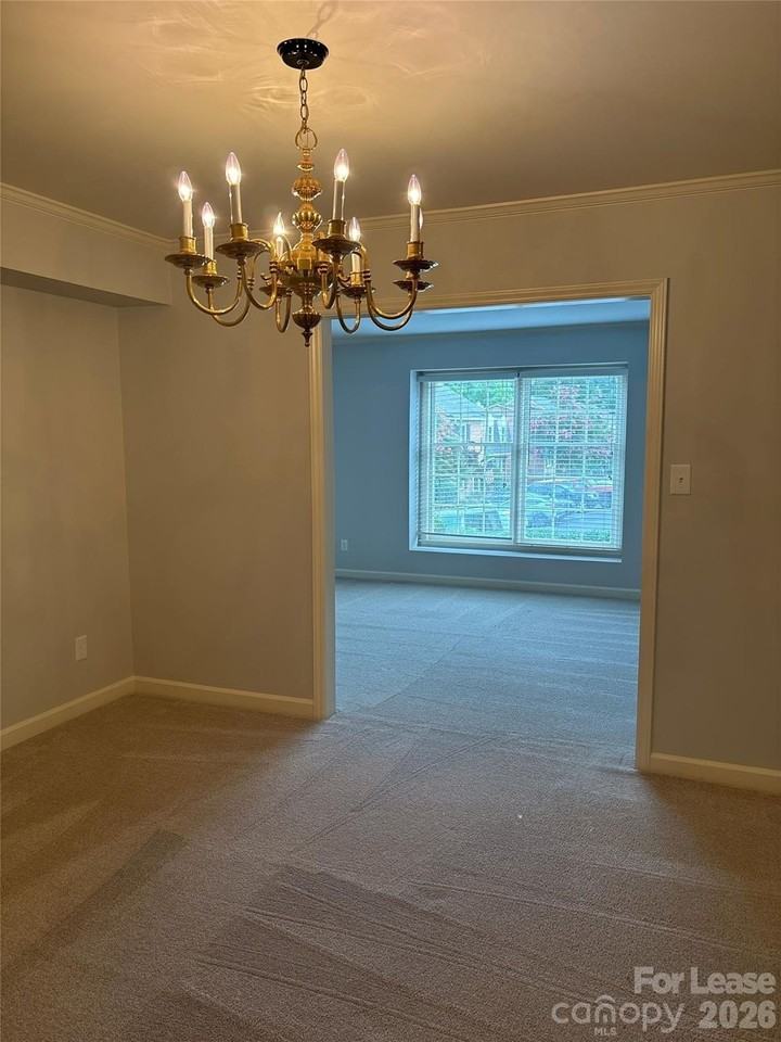 6648 Bunker Hill Cir - Photo 7 of 25