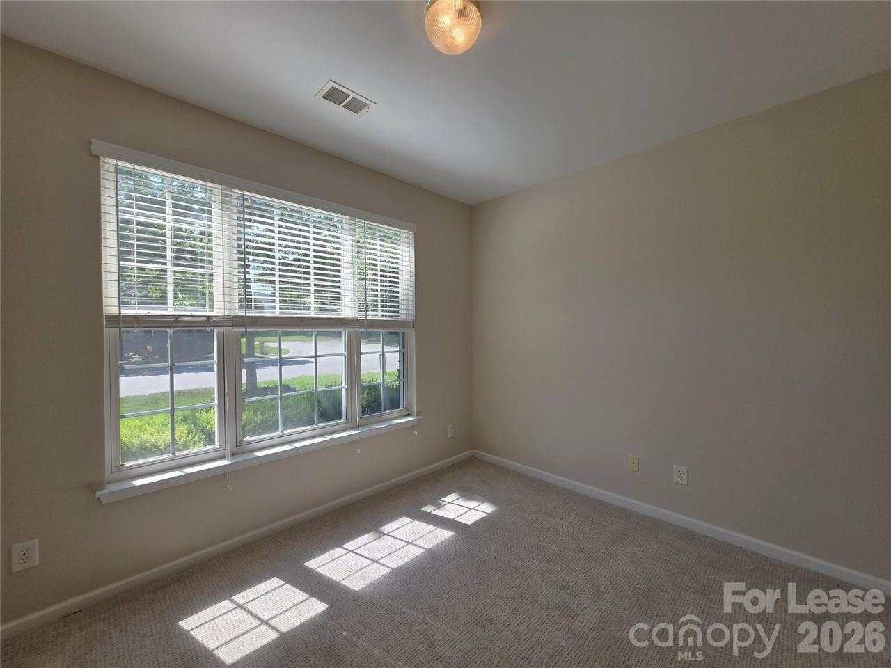 4730 Willow Glen Rd - Photo 2 of 24