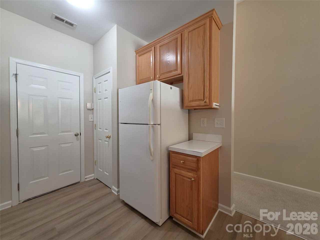 4730 Willow Glen Rd - Photo 5 of 24