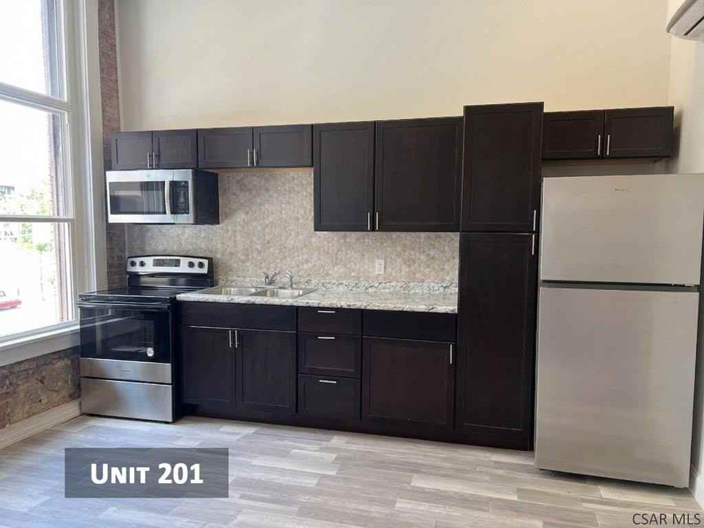 500 Main St #401 - Photo 3 of 36