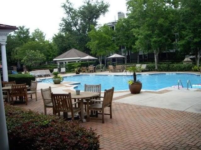 1424 Telfair Way