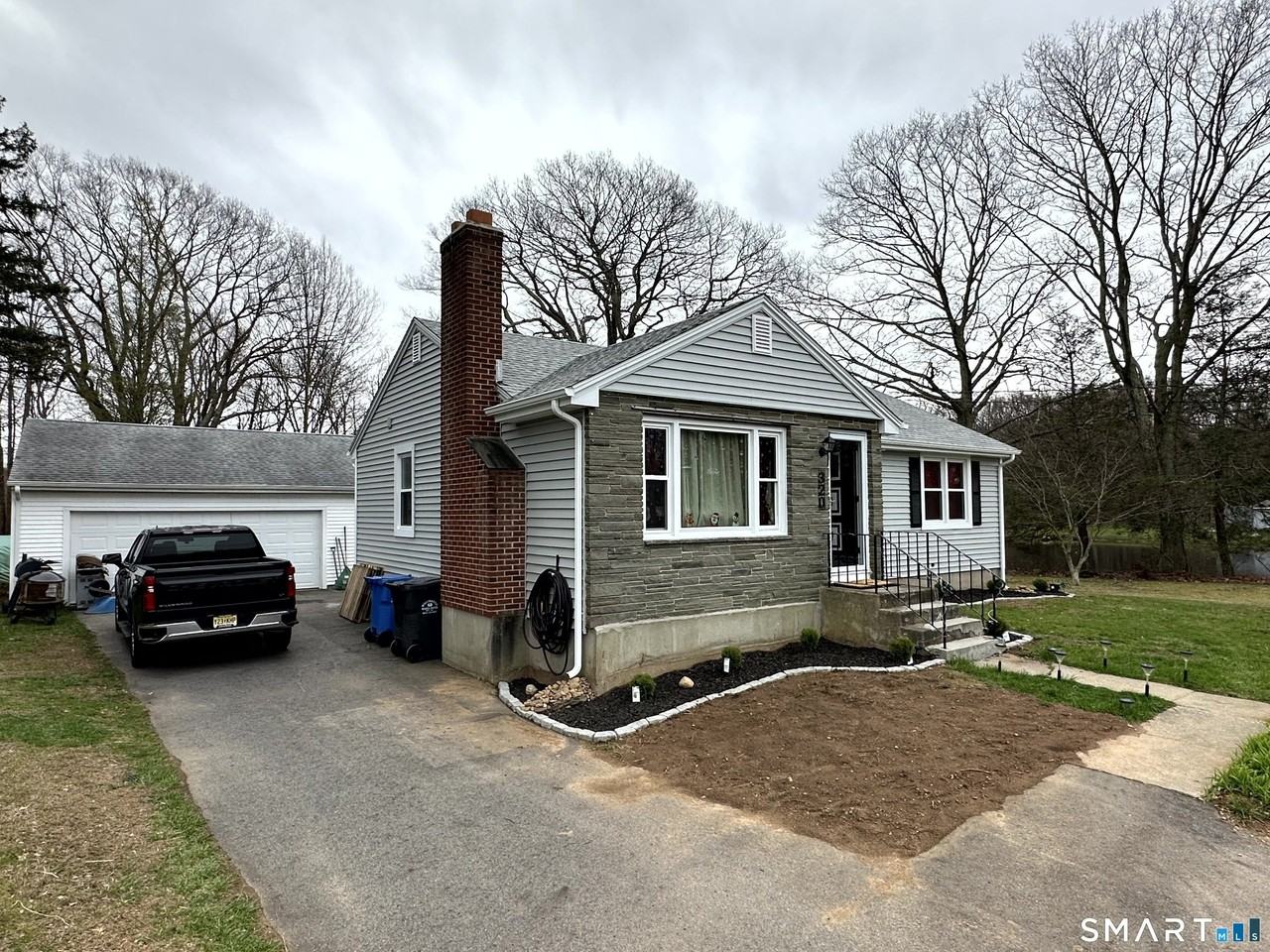 320 Halls Hill Rd - Photo 2 of 18