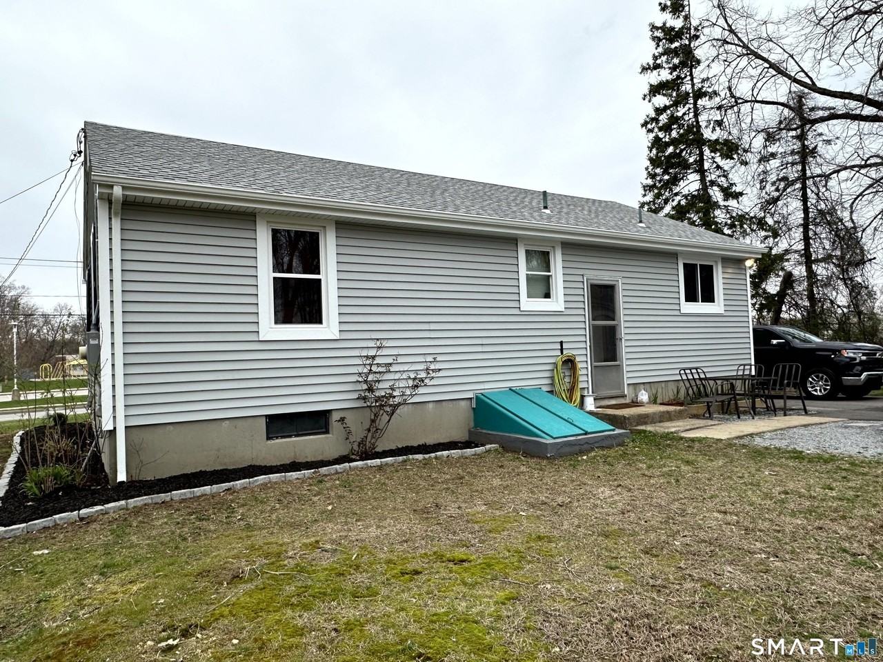 320 Halls Hill Rd - Photo 6 of 18