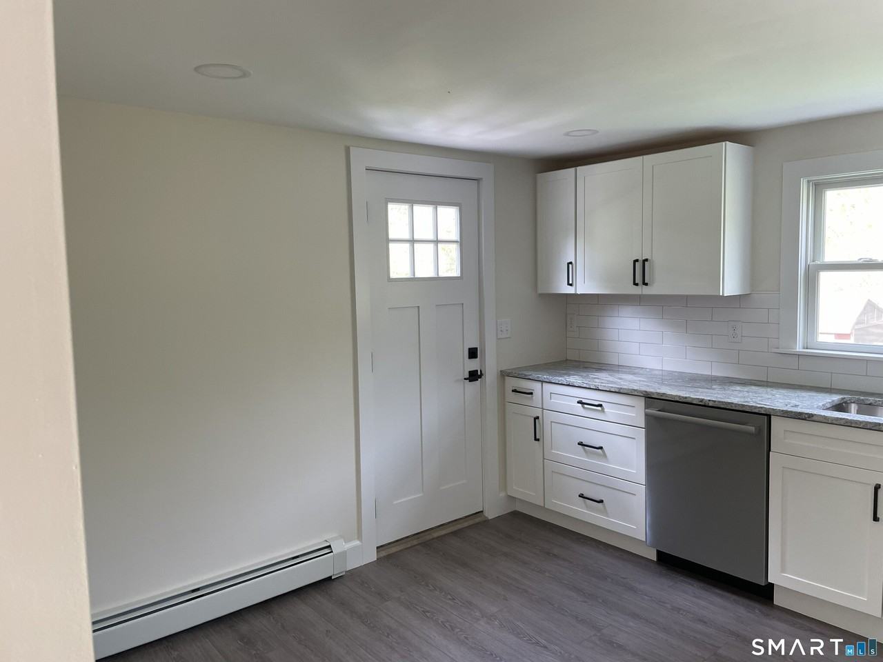 1039 North Rd - Photo 5 of 18
