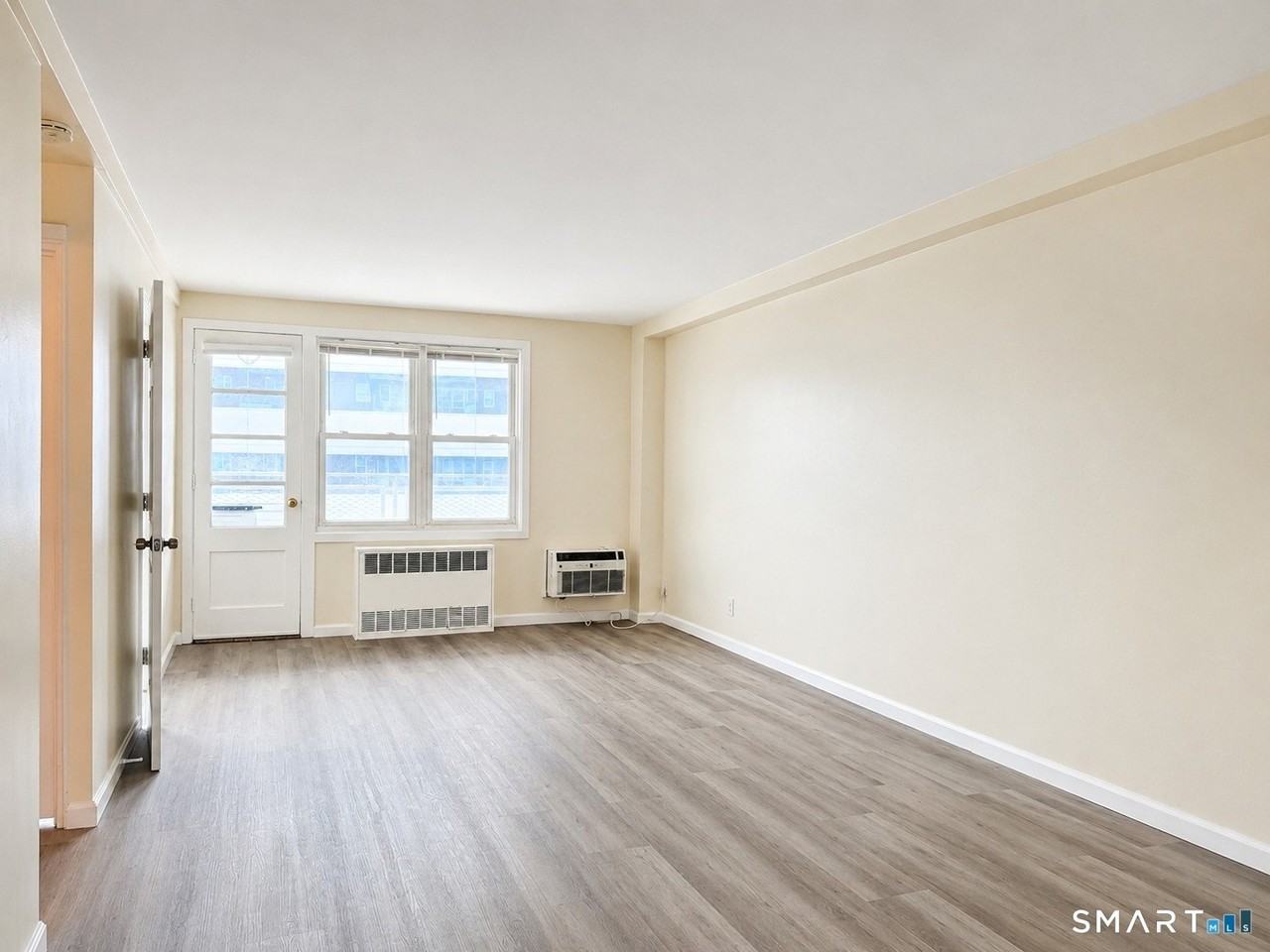 700 Summer St #6E - Photo 3 of 11