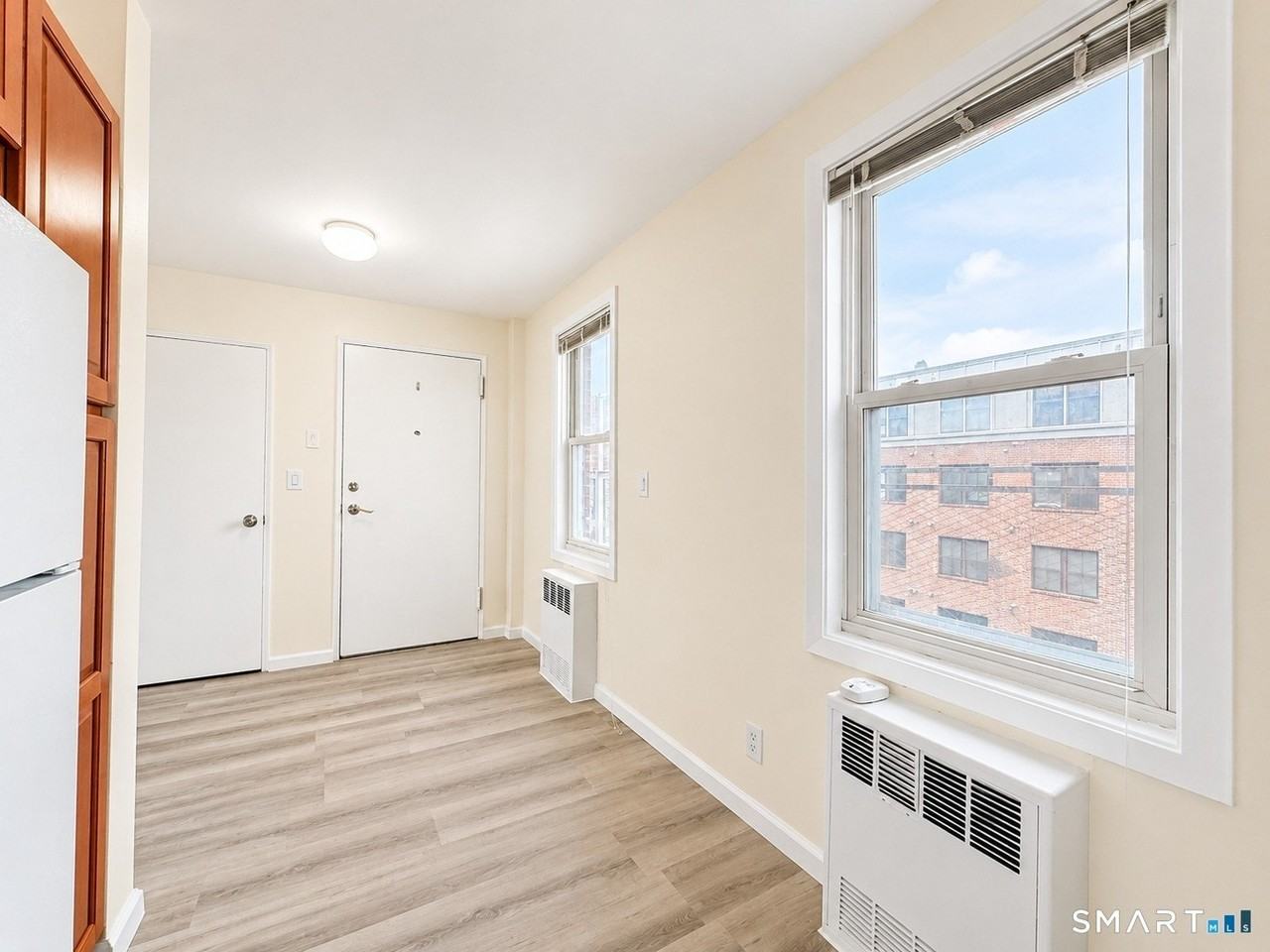 700 Summer St #6E - Photo 6 of 11