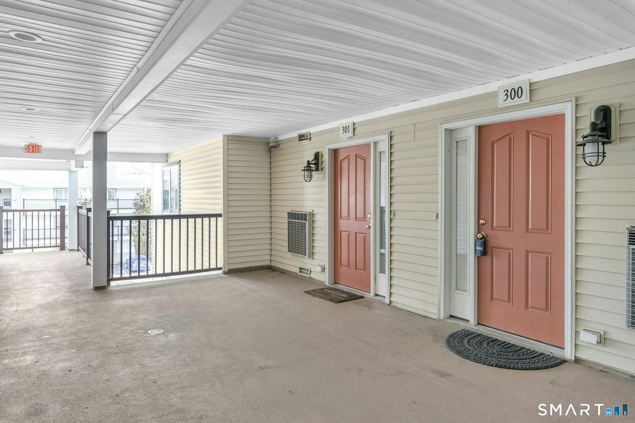 3250 Fairfield Ave #300 - Photo 2 of 20