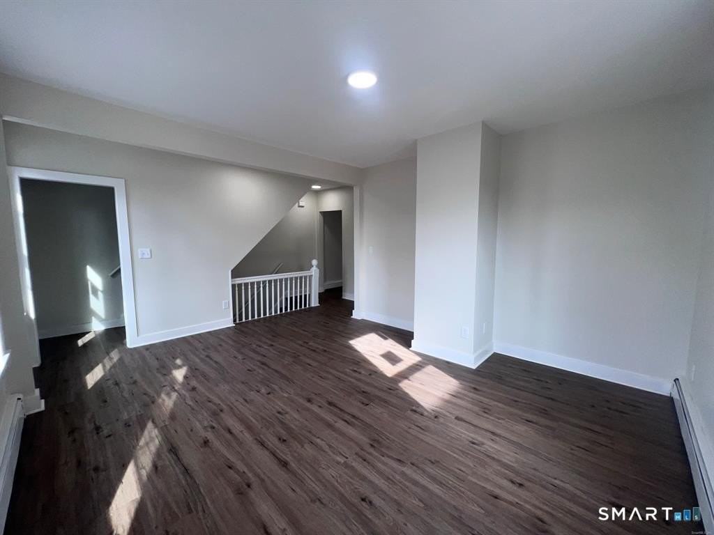 44 Laurel Ct - Photo 4 of 17