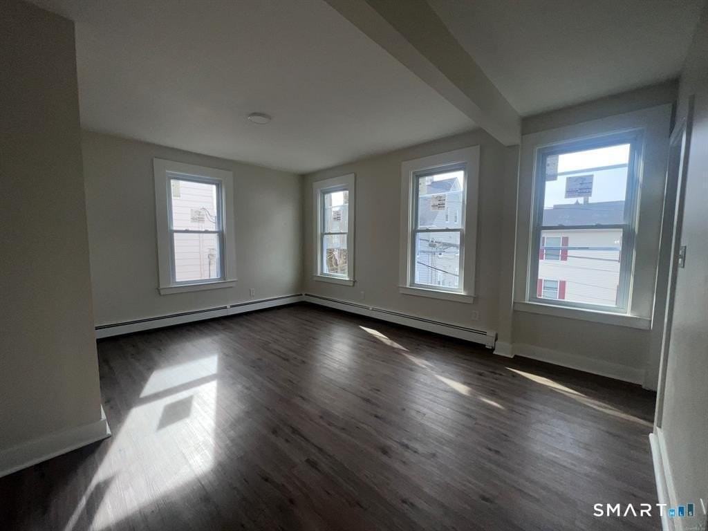 44 Laurel Ct - Photo 6 of 17