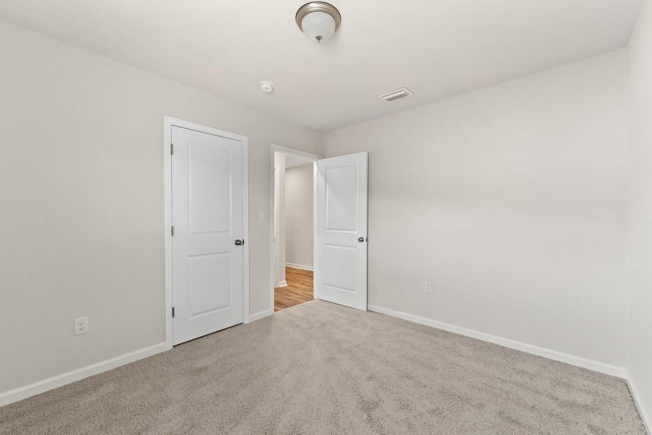 664 Whispering Creek Ave - Photo 7 of 27