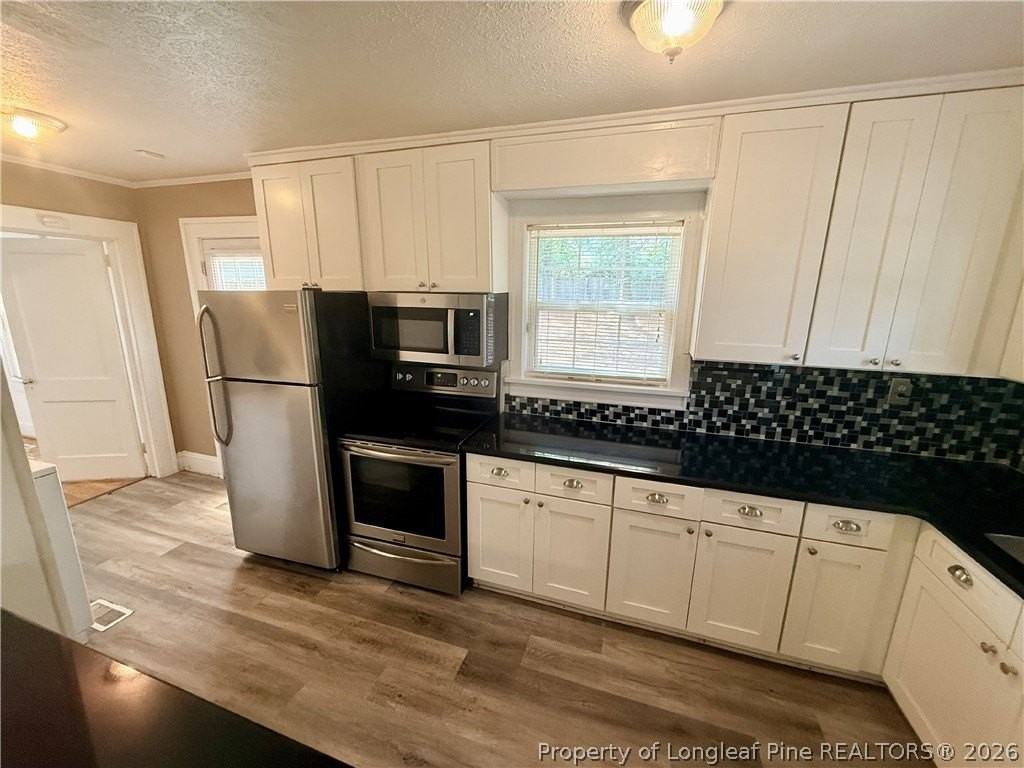 611 Greenland Dr - Photo 6 of 14