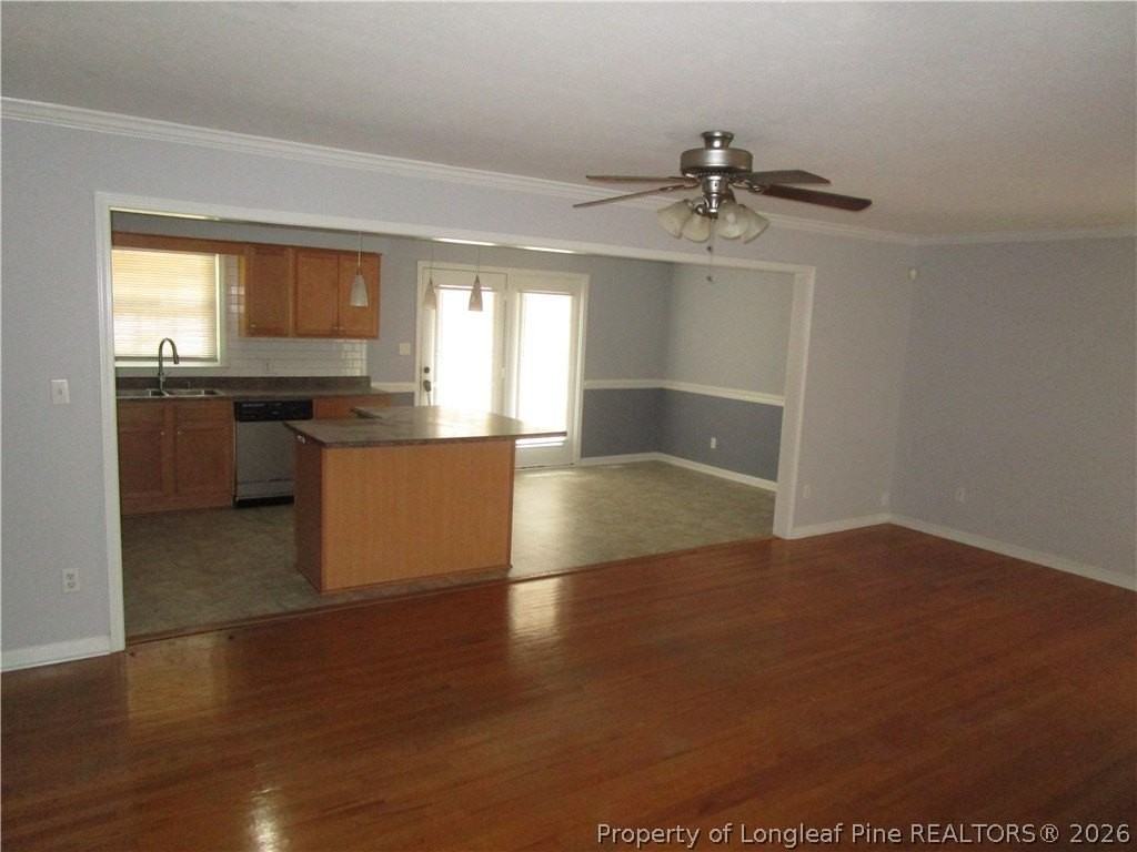 1421 Berkshire Rd - Photo 4 of 18