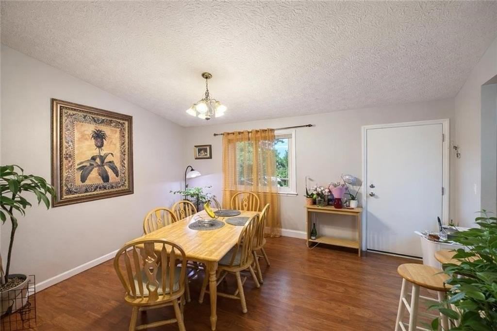 1136 Samuel Dr - Photo 4 of 10