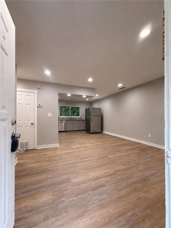 657 Robert E Lee Pkwy - Photo 2 of 30