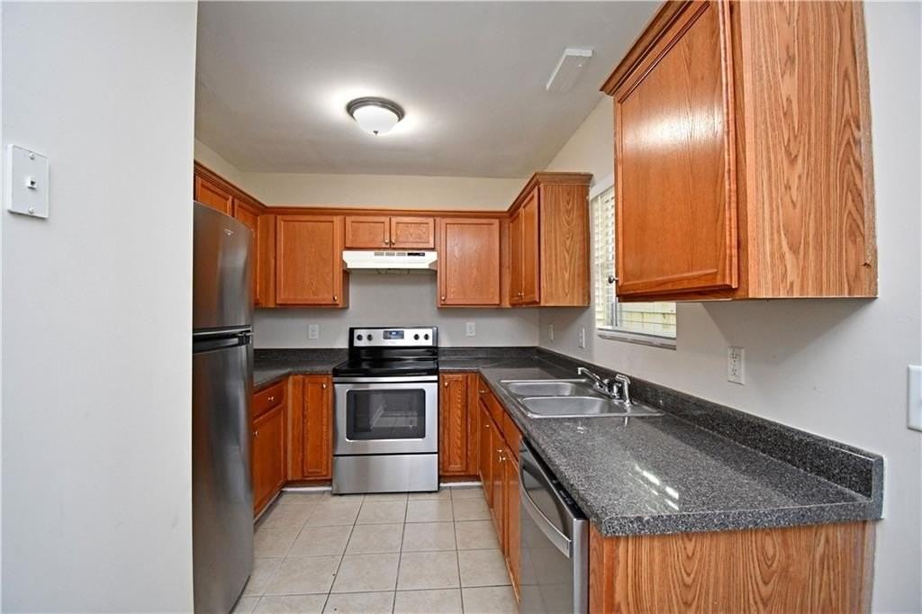 639 Mill Stone Blf #A - Photo 5 of 40