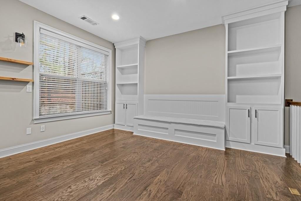 3209 Hallmark Ln - Photo 6 of 38