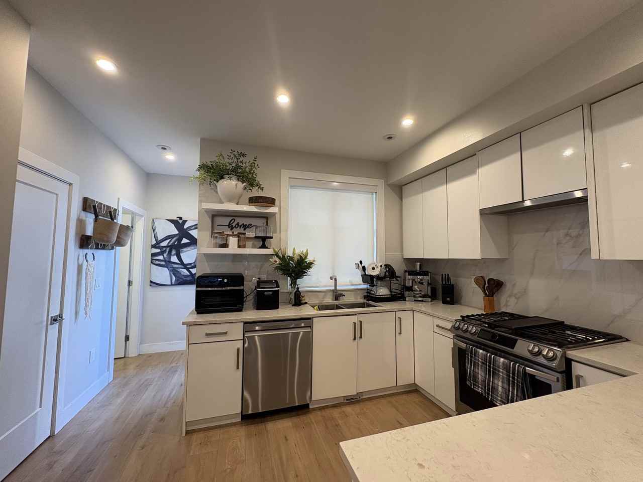 16511 Watson Drive - Photo 2 of 37