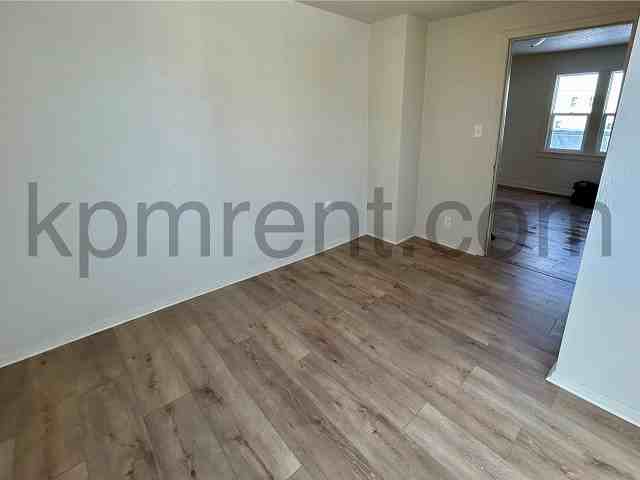 302 19th St Ne #1 - Photo 6 of 12