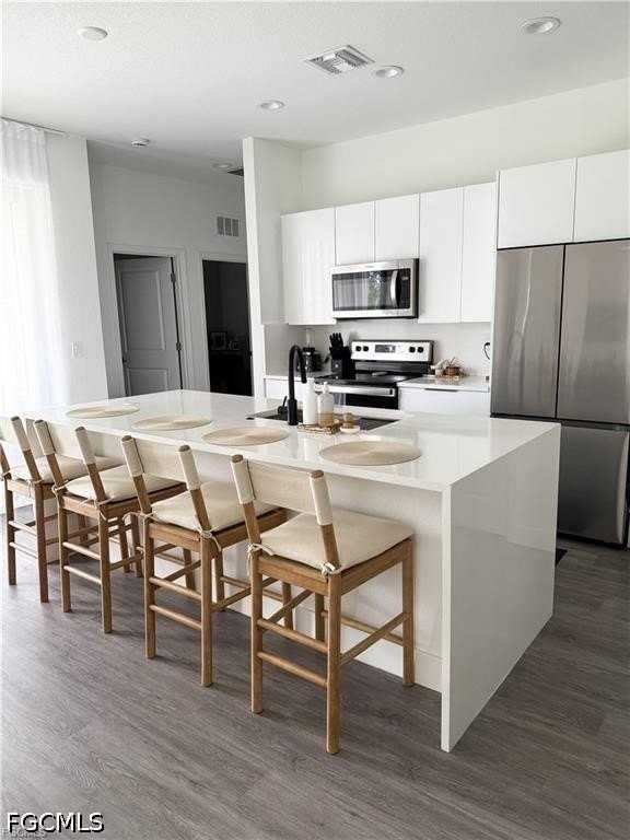 343 Rawlings Ave - Photo 5 of 29