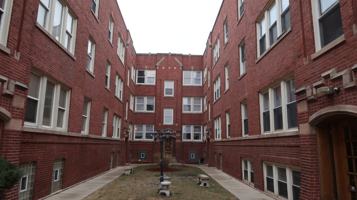 featured image of 3115 W Foster Ave