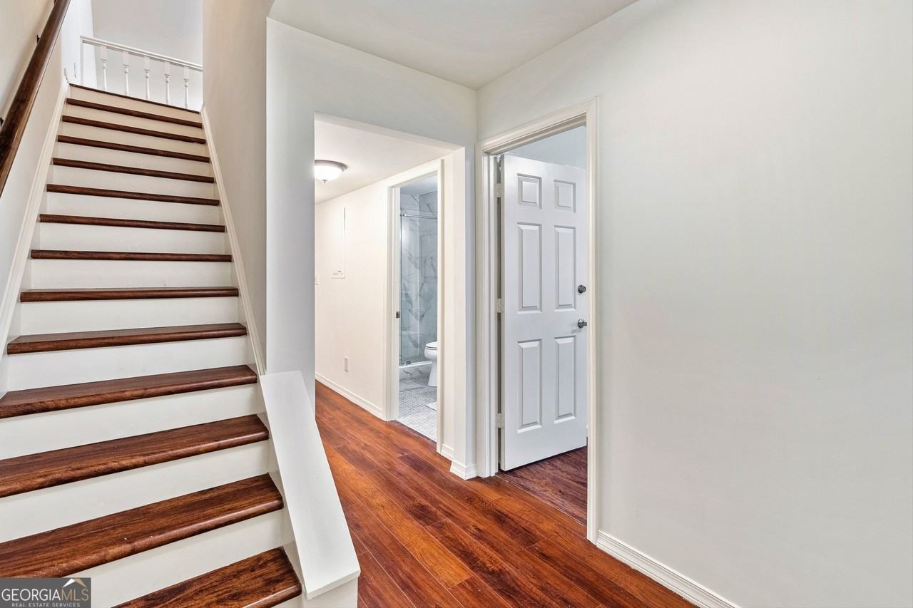 216 Flat Creek Ct - Photo 4 of 30