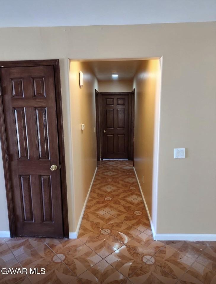 3226 E Avenue H10 - Photo 4 of 19