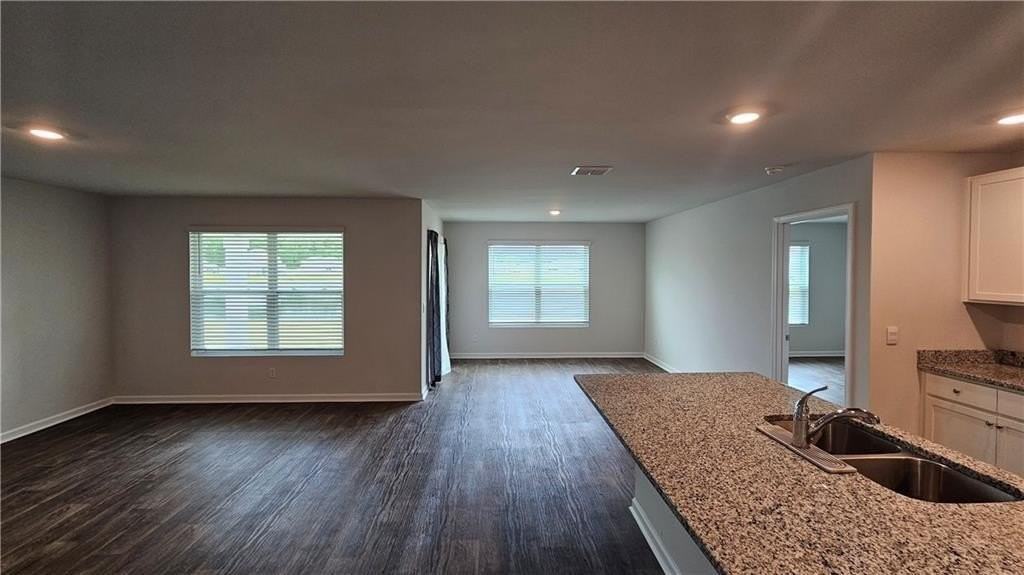 511 Autumns Wood Cir W - Photo 4 of 26