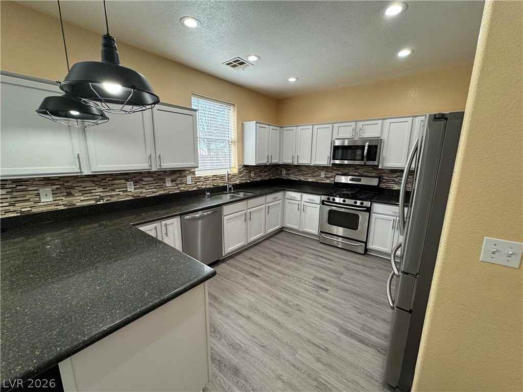 749 Beach Park St - Photo 7 of 35