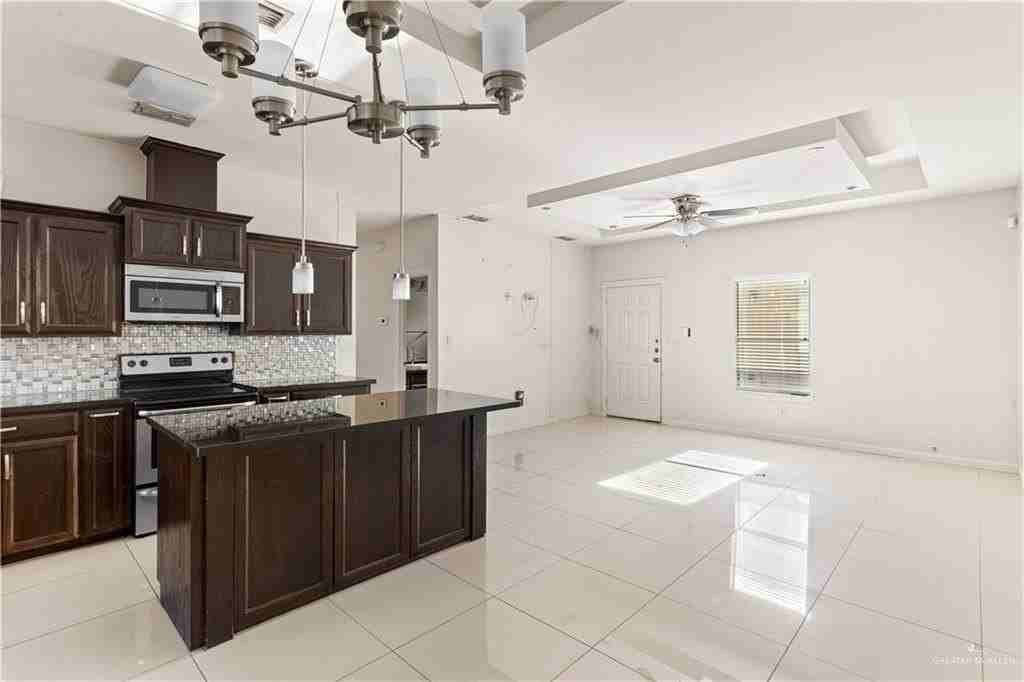 1707 W Smith Dr #4 - Photo 4 of 13