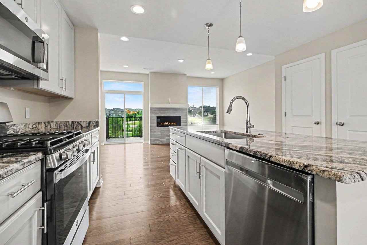 2717 Bristol Ridge Dr - Photo 6 of 32