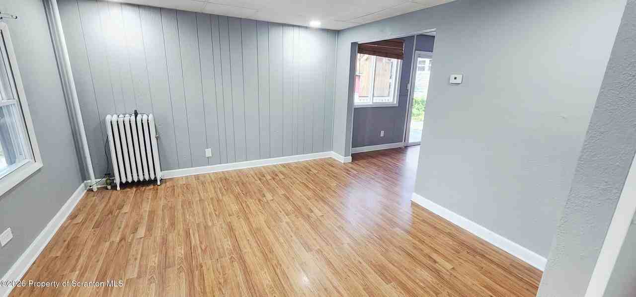 110 Ash St - Photo 4 of 17