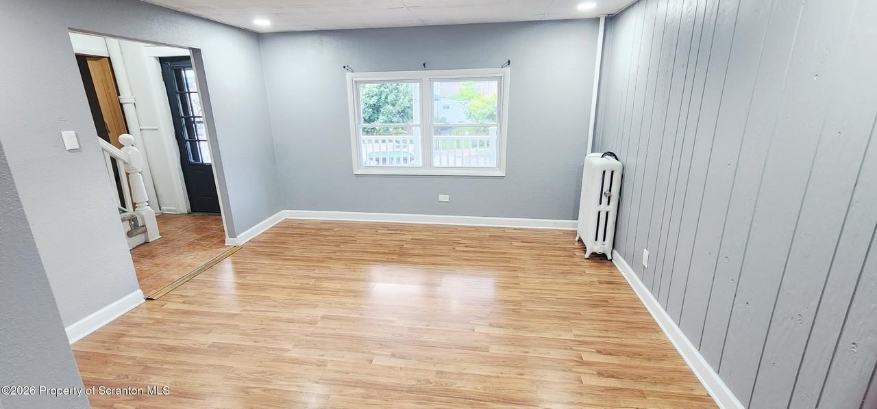 110 Ash St - Photo 5 of 17