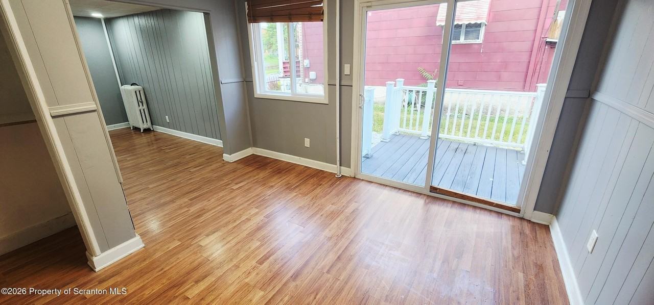 110 Ash St - Photo 7 of 17