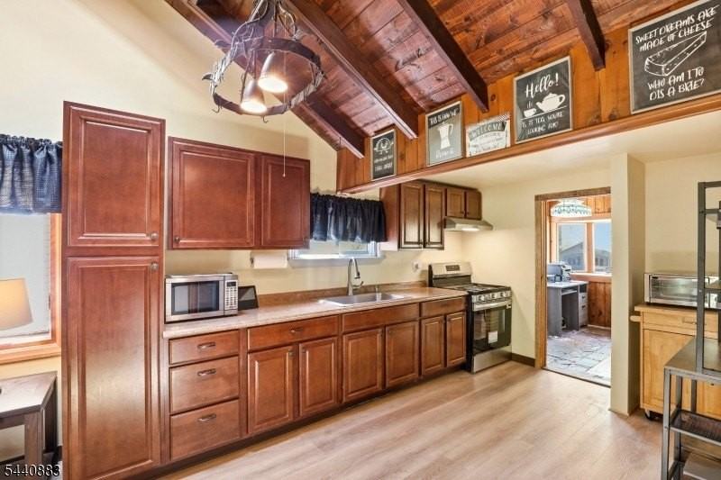5 Sanoset Rd - Photo 3 of 18
