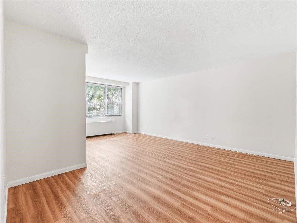201 St Pauls Ave #2M - Photo 5 of 14