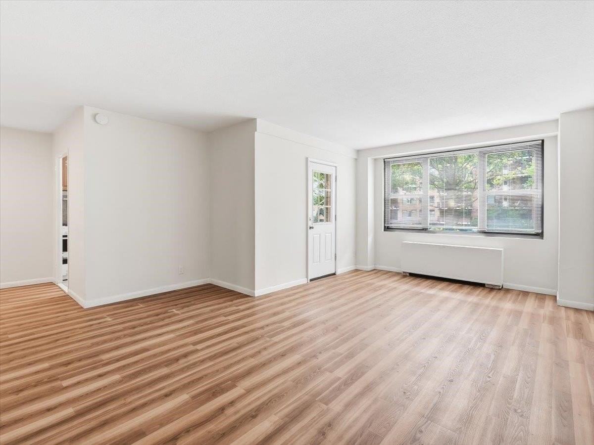 201 St Pauls Ave #2M - Photo 6 of 14