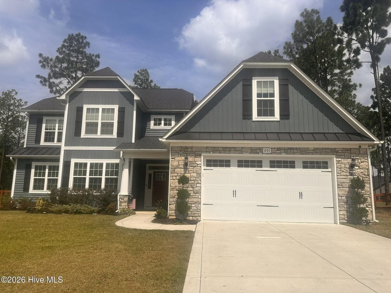 201 Thistleberry Dr - Photo 4 of 50