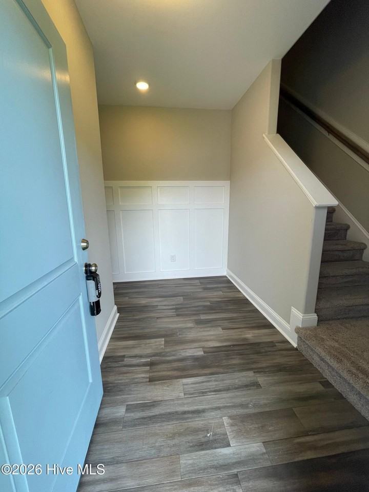 1000 Onsville Dr - Photo 2 of 34