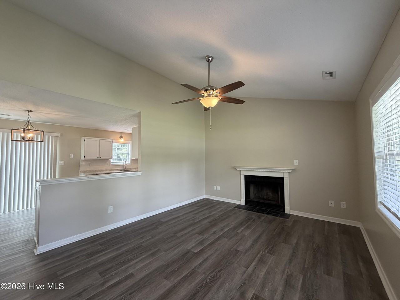 208 Parnell Rd - Photo 2 of 27