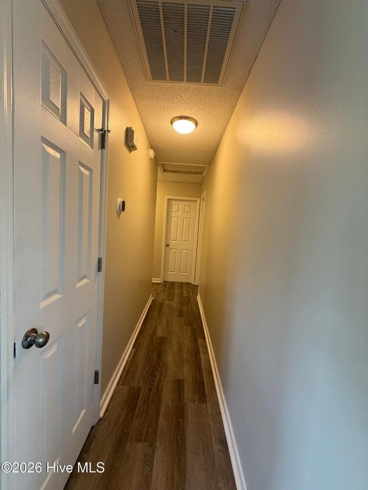 208 Parnell Rd - Photo 7 of 27