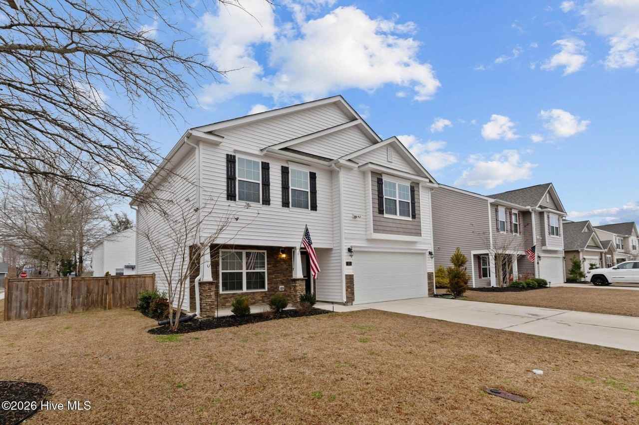 301 Ginger Dr - Photo 2 of 42
