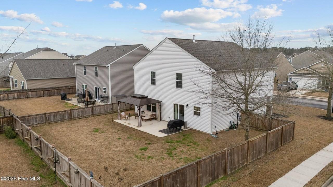 301 Ginger Dr - Photo 4 of 42