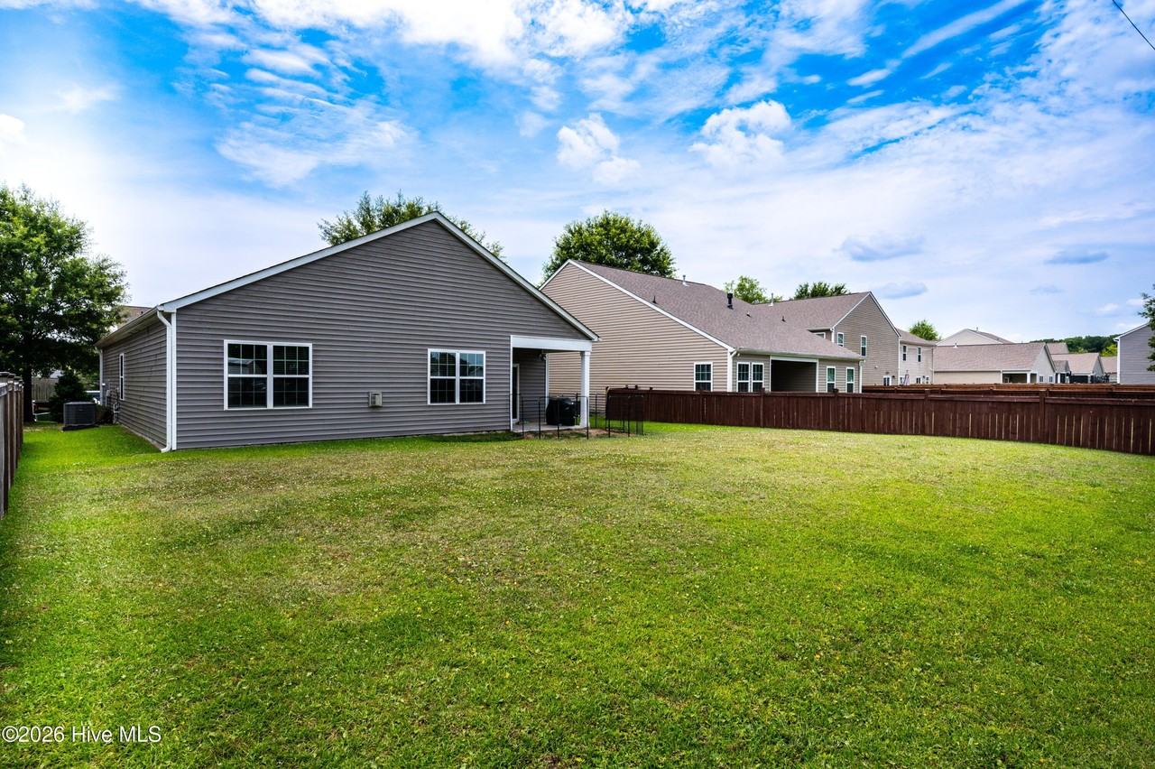 417 Ginger Dr - Photo 4 of 23