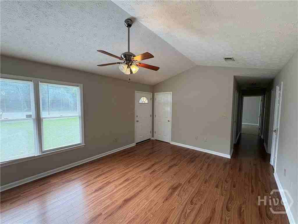 130 Beth Ct - Photo 2 of 13